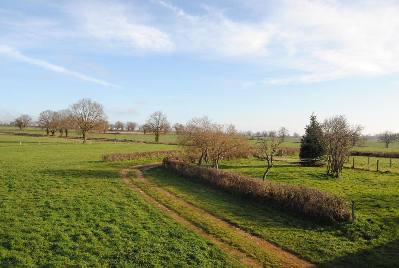 Chambres D'Hotes Domaine Les Grands Perons Herisson Luaran gambar