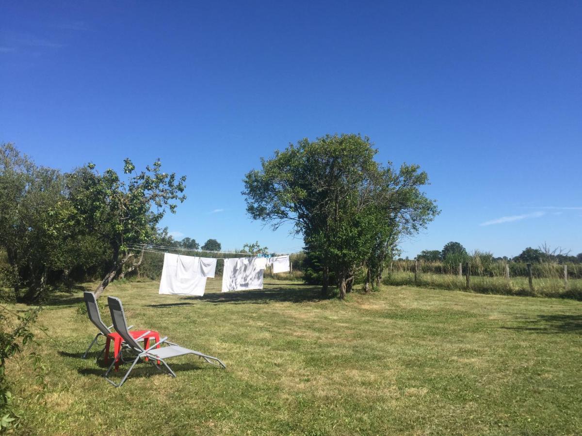 Chambres D'Hotes Domaine Les Grands Perons Herisson Luaran gambar